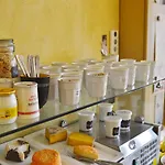 Le Clos Margot Bed and Breakfast