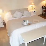 Le Clos Margot Bed and Breakfast