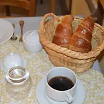 Le Clos Margot Bed and Breakfast