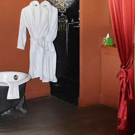Le Clos Margot Bed & Breakfast 4*