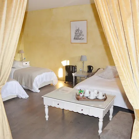 לינה וארוחת בוקר Le Clos Margot