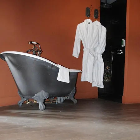 Le Clos Margot Bed & Breakfast 4*