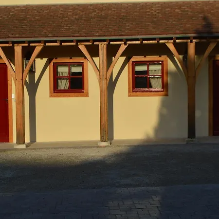 Le Clos Margot 4* וורטי