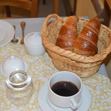 Le Clos Margot Bed & Breakfast